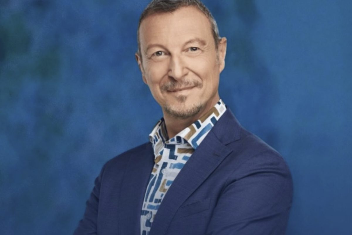 L’ipotesi più concreta per un nuovo approdo sembra essere Mediaset, dove Amadeus ha già fatto un piccolo ingresso come giudice speciale nel Serale di Amici