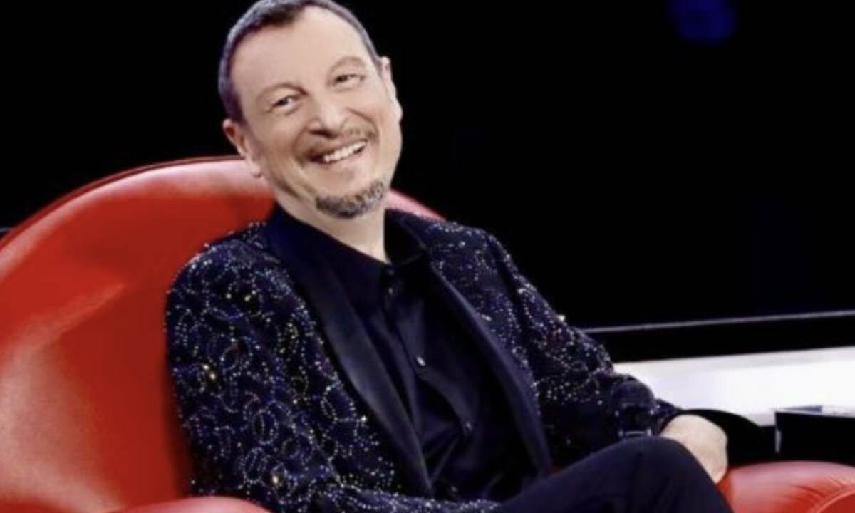 L’ex volto di punta della Rai, oggi al Nove, sta valutando con attenzione le offerte di Rai e Mediaset, ma la vera sfida è trovare una collocazione adeguata