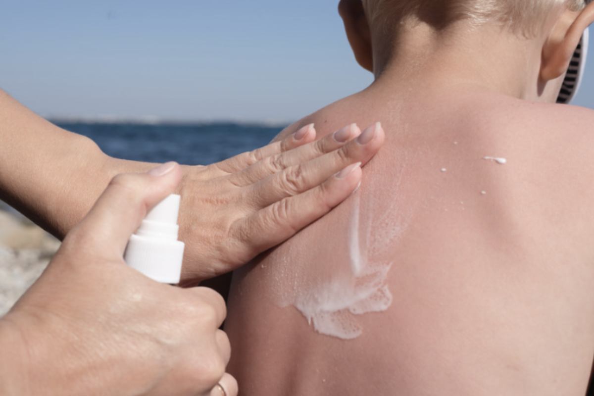 Altroconsumo ha anche valutato l’aspetto ecologico delle creme solari, penalizzando i prodotti con ingredienti tossici per l’ecosistema marino