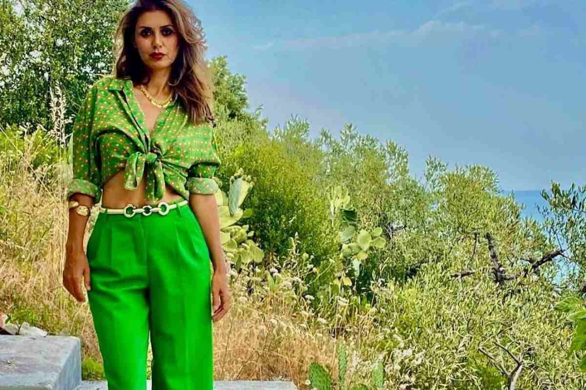 mediaset daniela martani aggredita in spiaggia