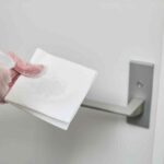 Pulire le porte senza sbagliare, fai attenzione ai dettagli, tutto quello che c0e da sapere