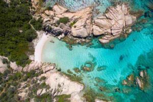 spiaggia bianca e mare cristallino, scopri quella di san teodoro