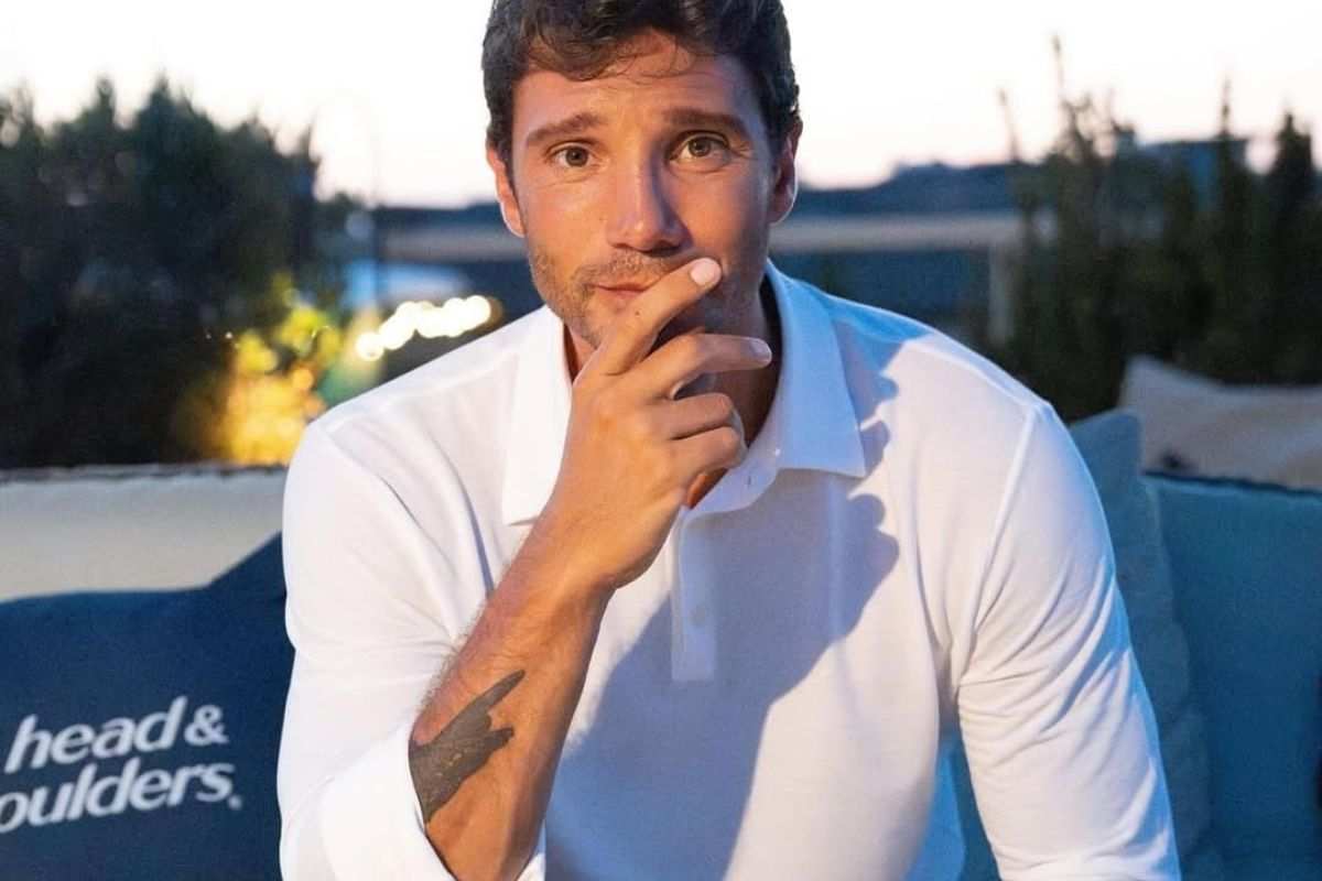 raiuno contro mediaset, scotti contro stefano de martino